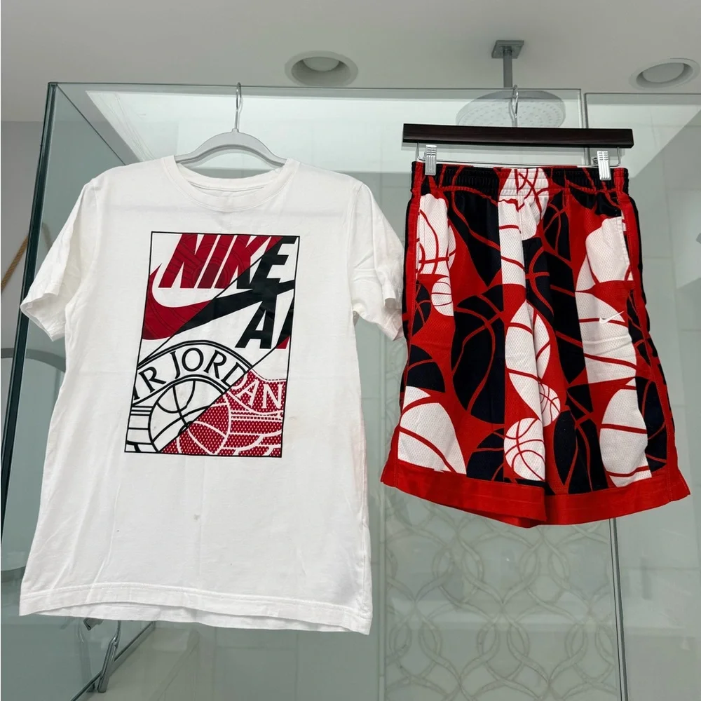Nike Athletic Shorts/Top Set